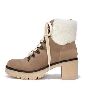 Brand New in box size 7. Ordered from VICI